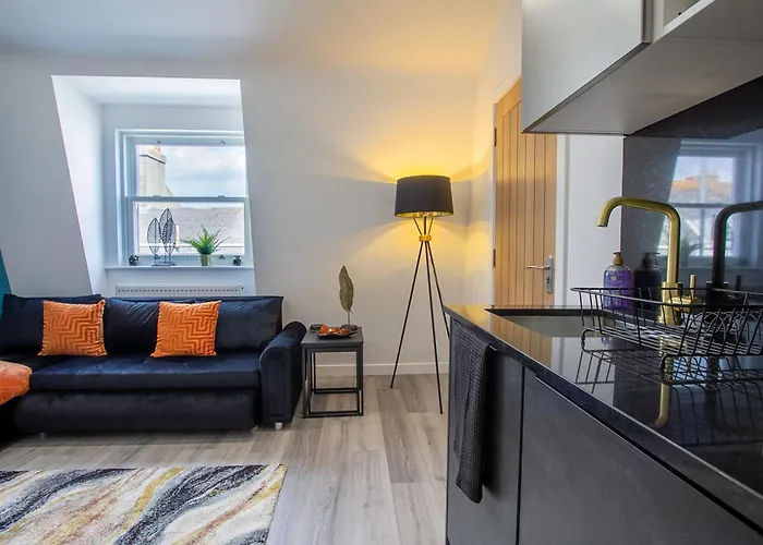 The Lanes Deluxe - Rose Platinum Properties